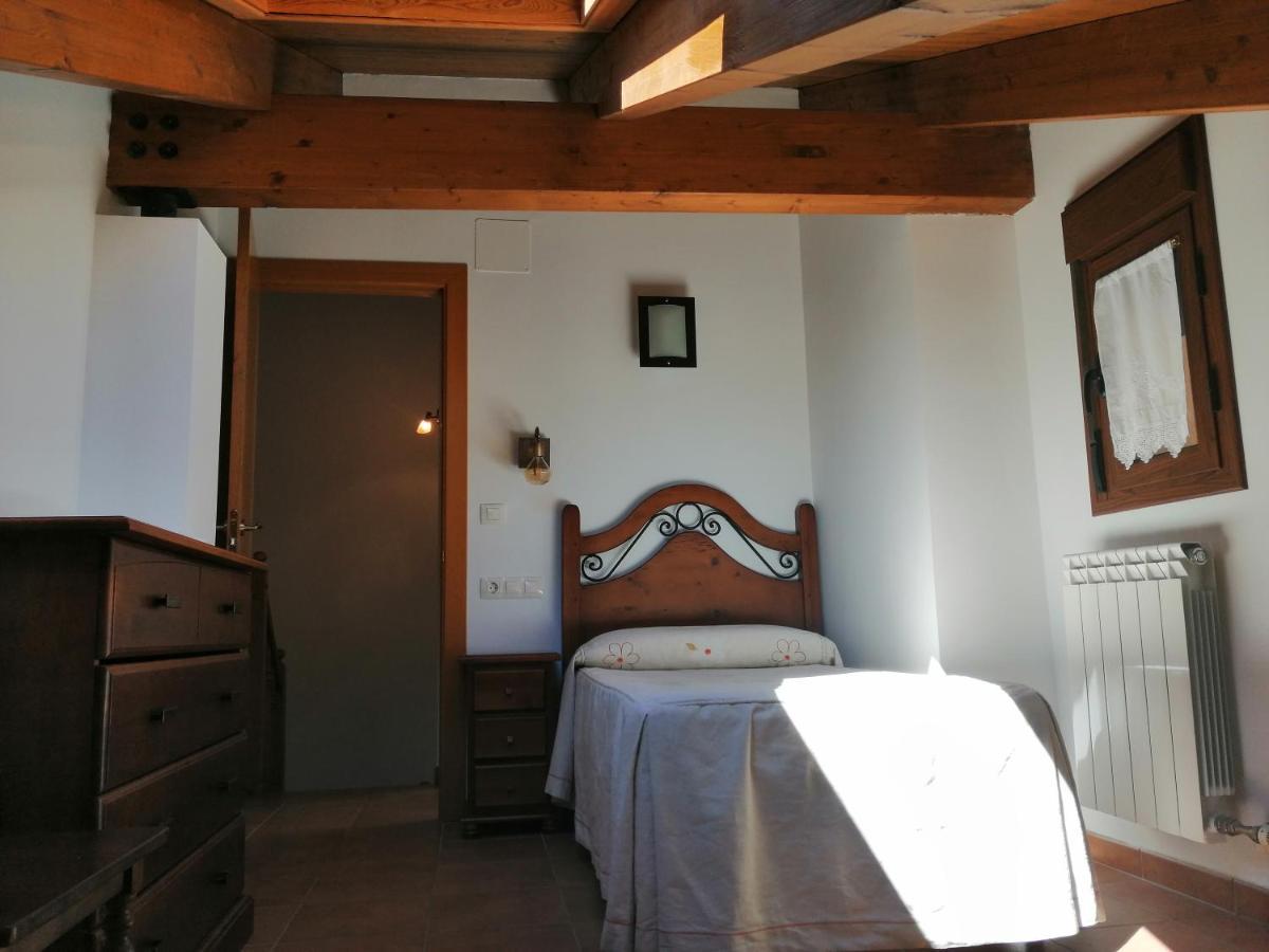 Apartamentos Mobison Salinas de Bielsa Bagian luar foto