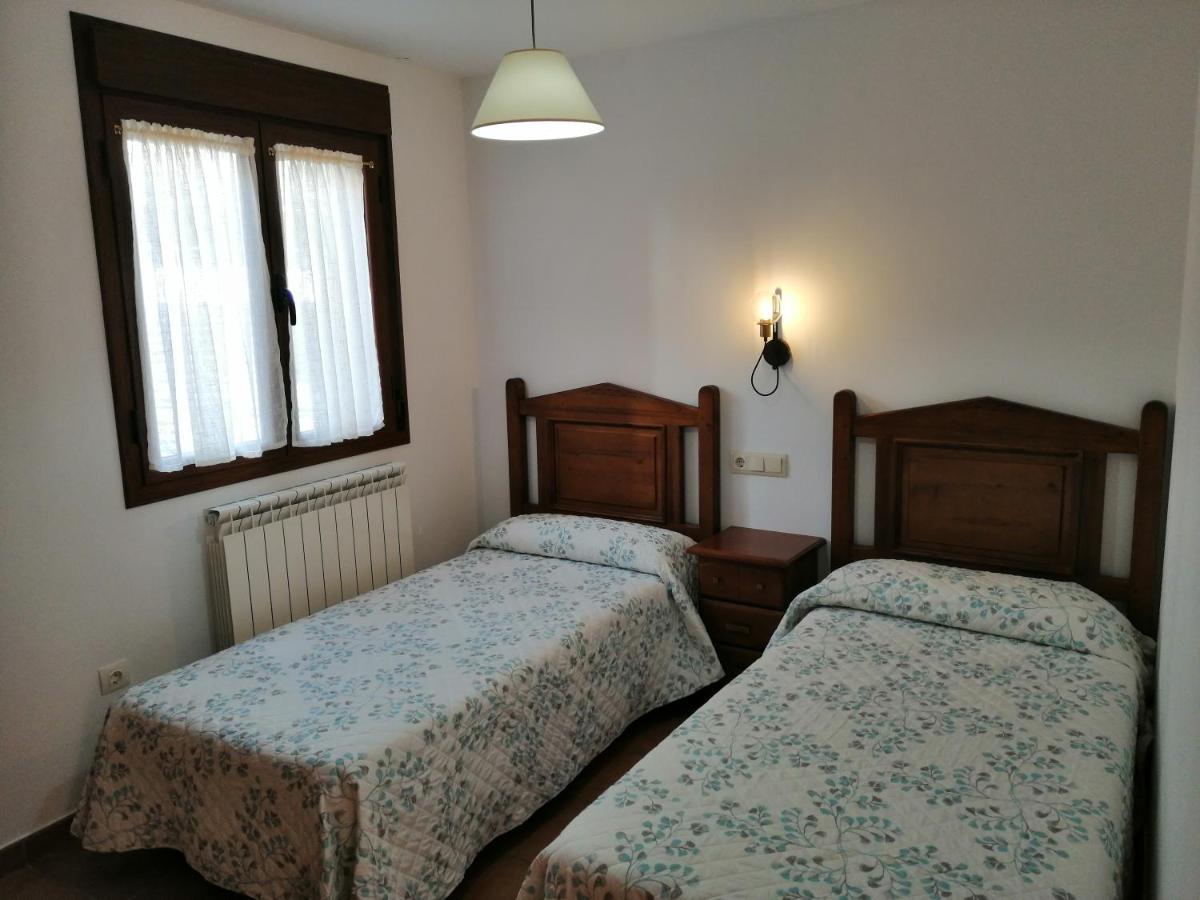 Apartamentos Mobison Salinas de Bielsa Bagian luar foto