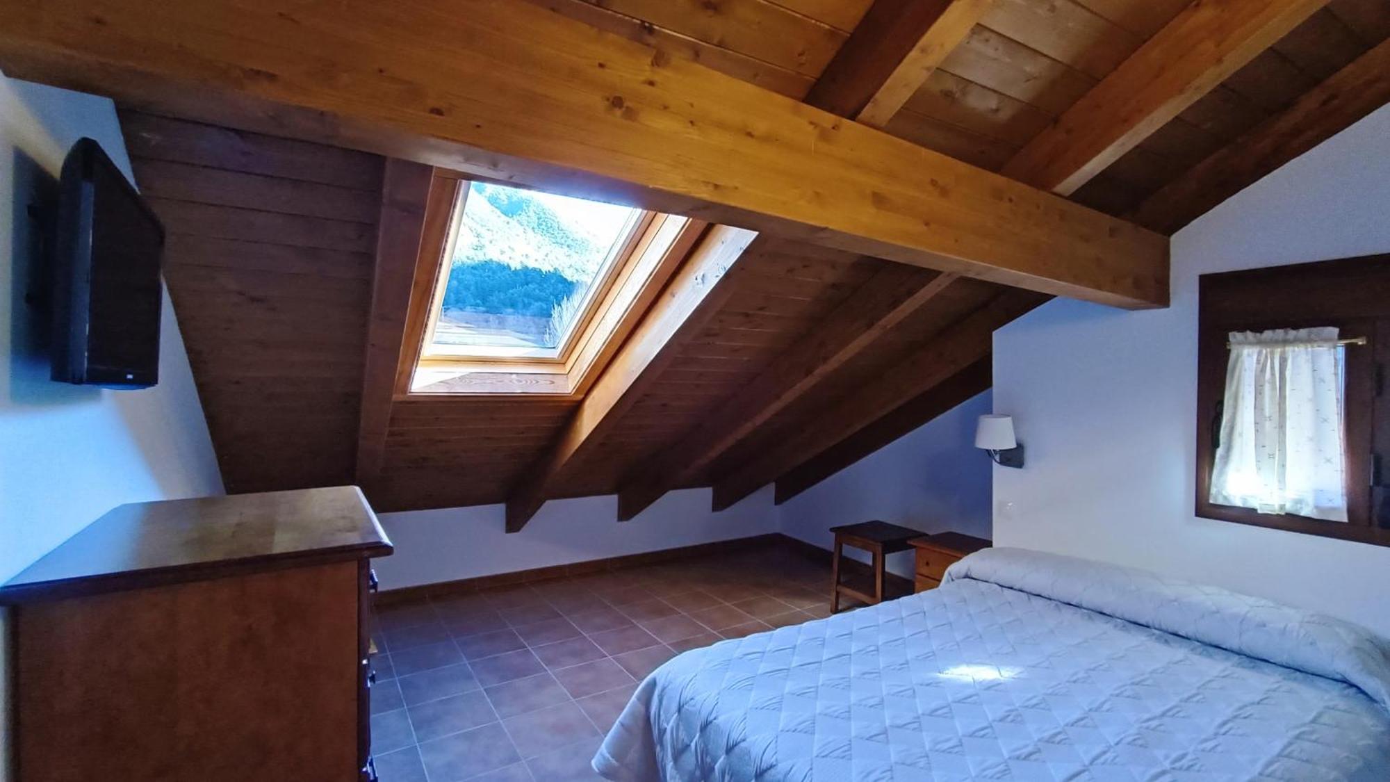 Apartamentos Mobison Salinas de Bielsa Bagian luar foto
