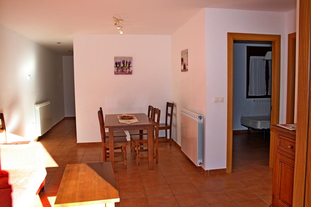 Apartamentos Mobison Salinas de Bielsa Bagian luar foto