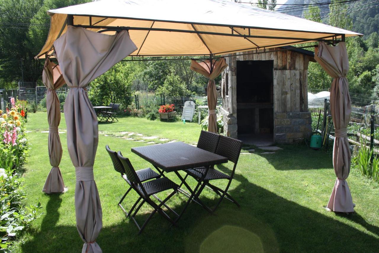 Apartamentos Mobison Salinas de Bielsa Bagian luar foto