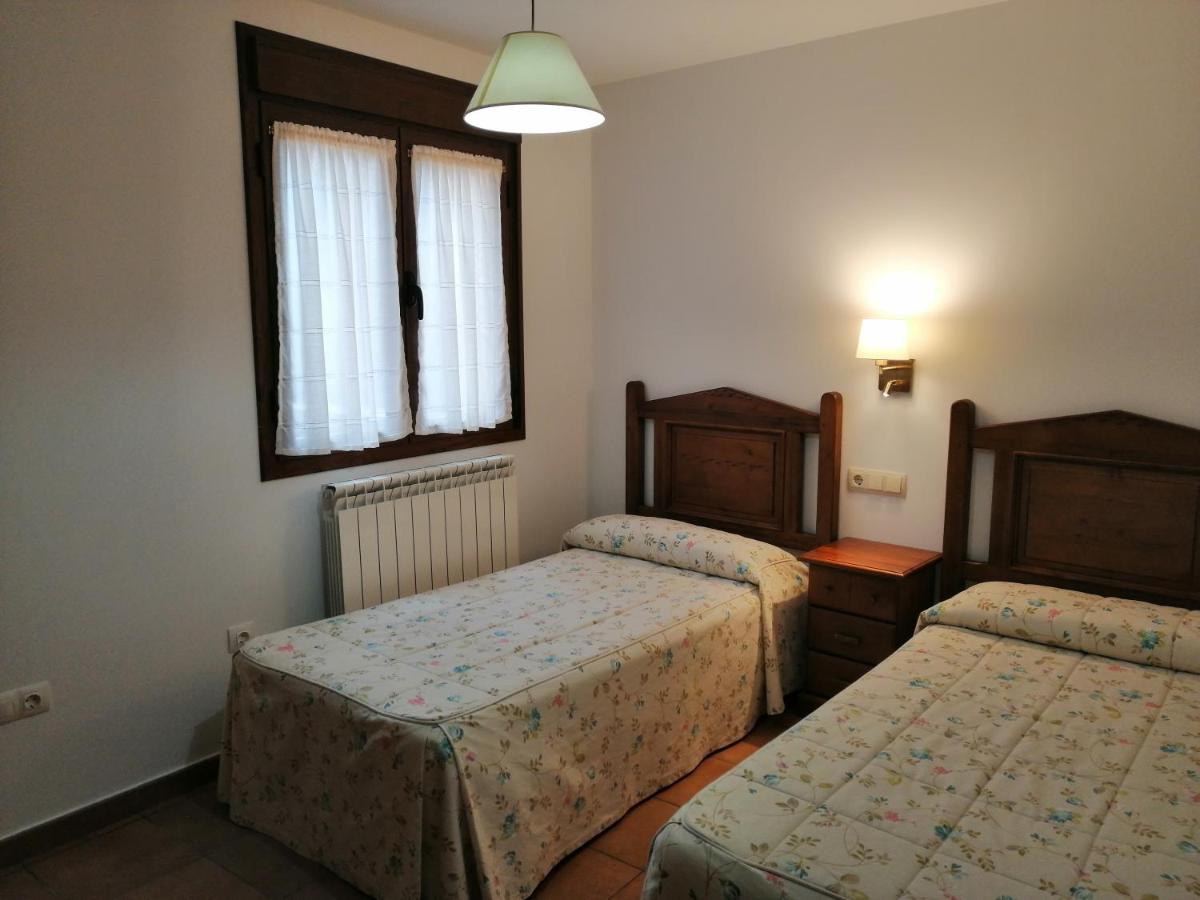 Apartamentos Mobison Salinas de Bielsa Bagian luar foto