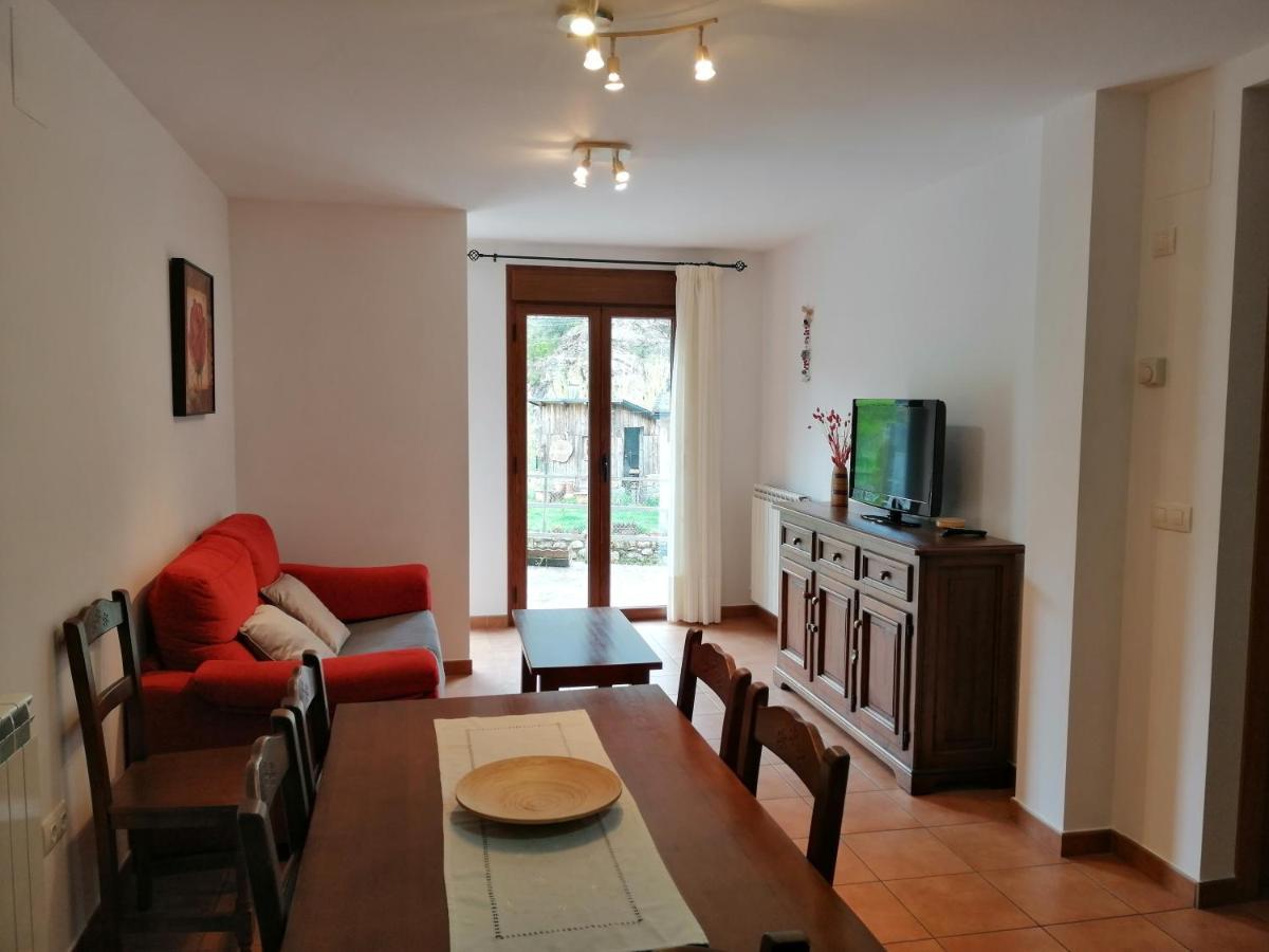 Apartamentos Mobison Salinas de Bielsa Bagian luar foto